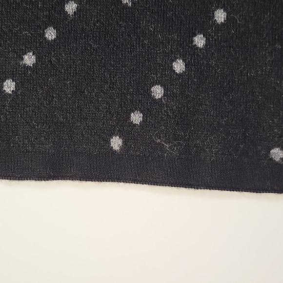 Coach Horse and Carriage 100% Wool Scarf - Picture 9 of 12